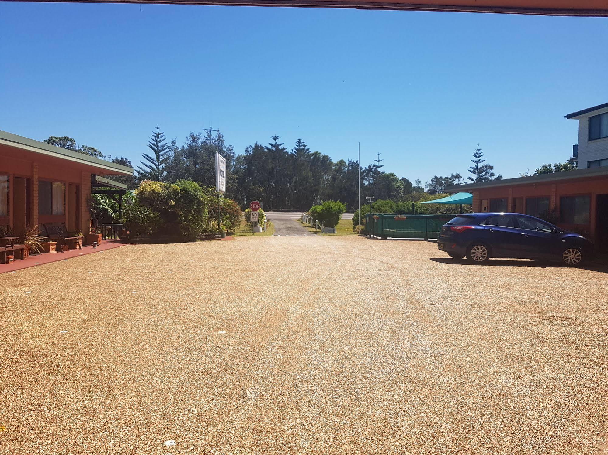 Lake Front Motel Entrance Exterior photo